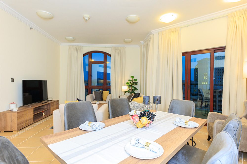 Photo 2 of Fully Furnished  Attractive Studio For Rent Looking Out Over The Pool
