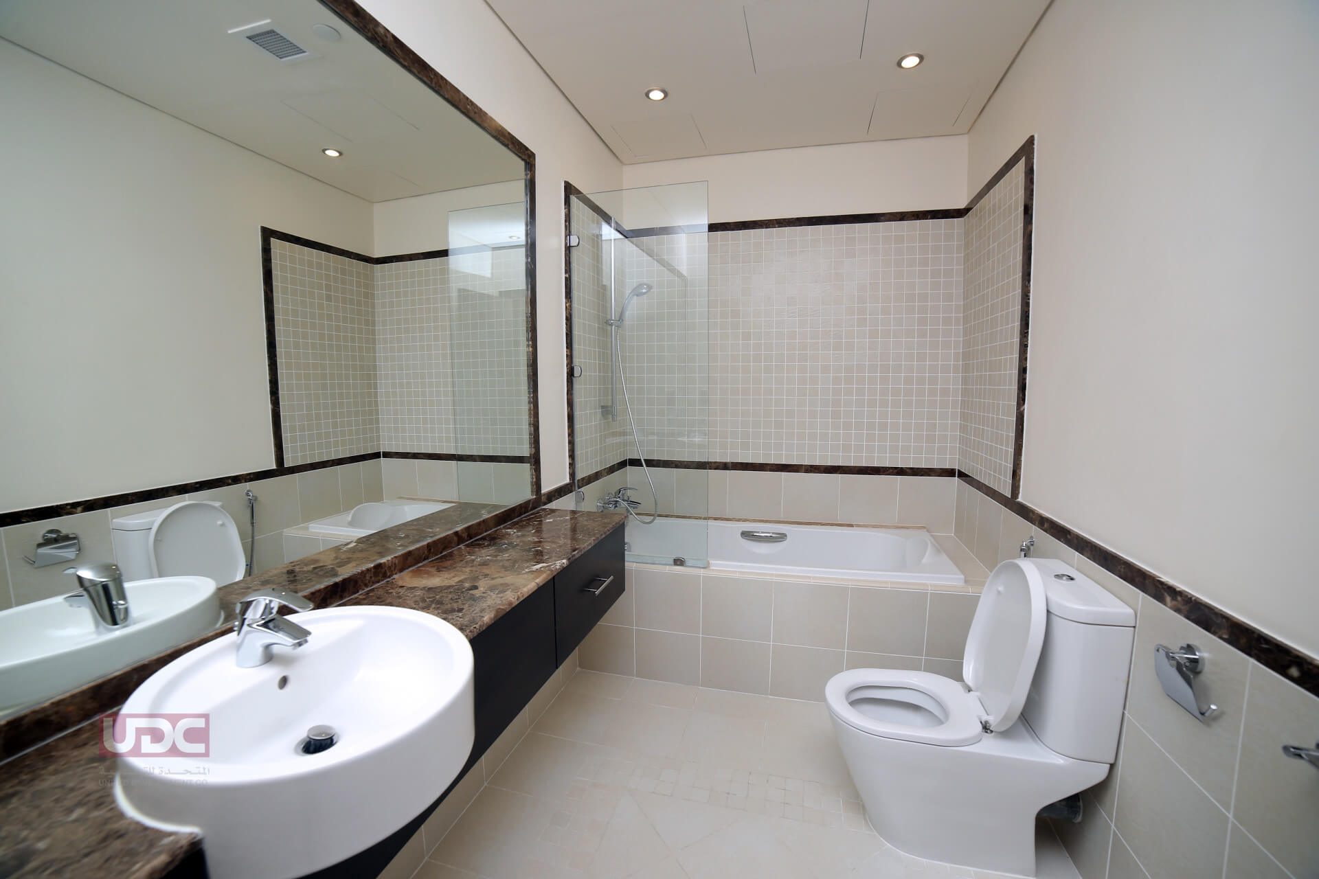 Photo 7 of 3 Bedroom Stunning Canal View