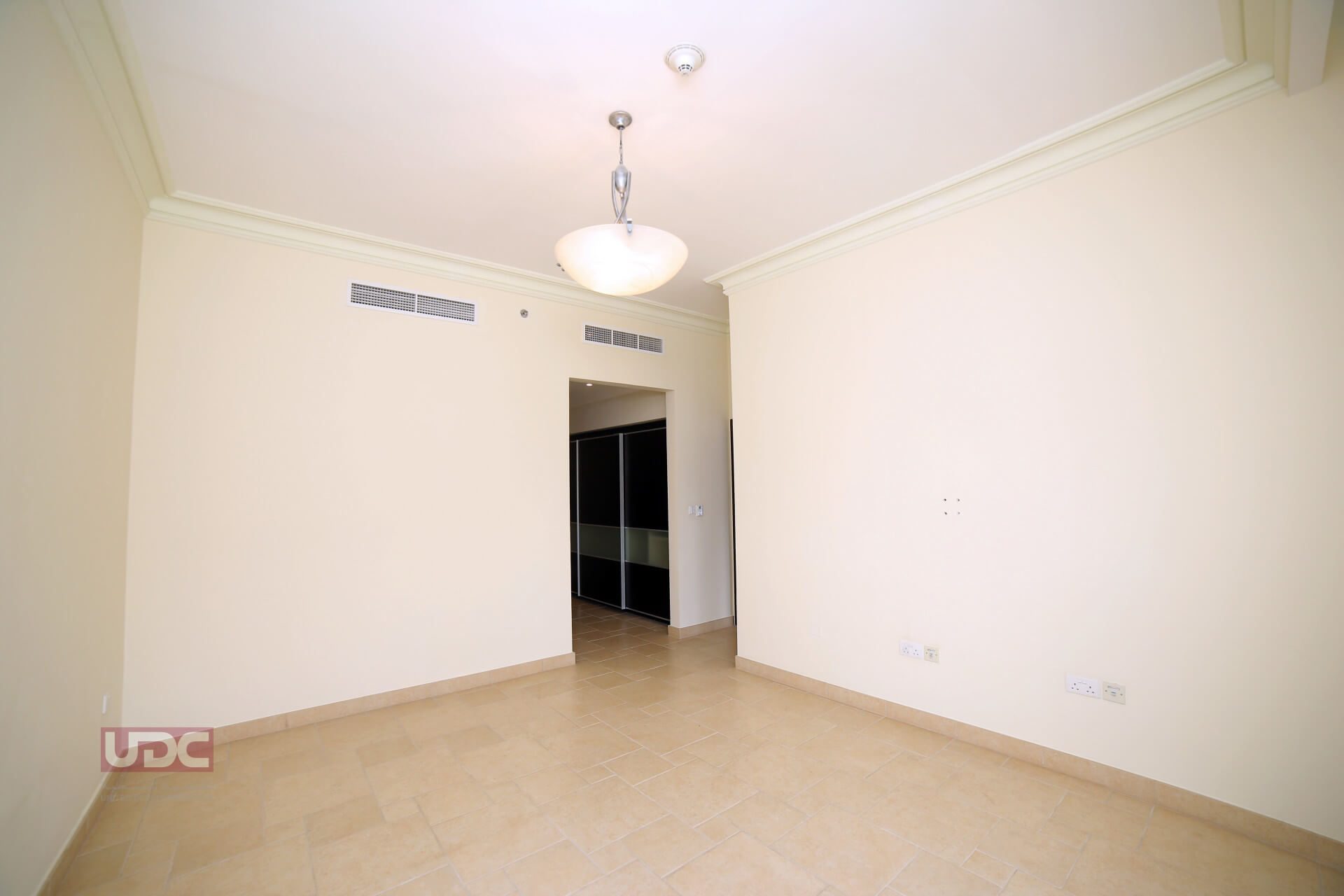 Photo 2 of 3 Bedroom Stunning Canal View