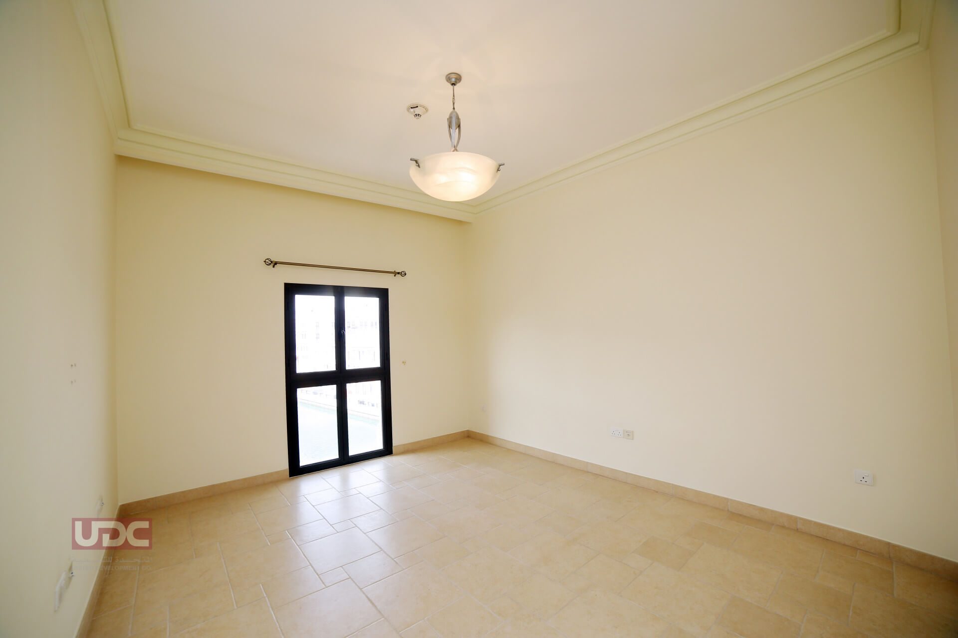 Photo 5 of 3 Bedroom Stunning Canal View